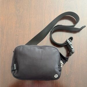 Lululemon Everywhere Belt Bag Large 2L Black